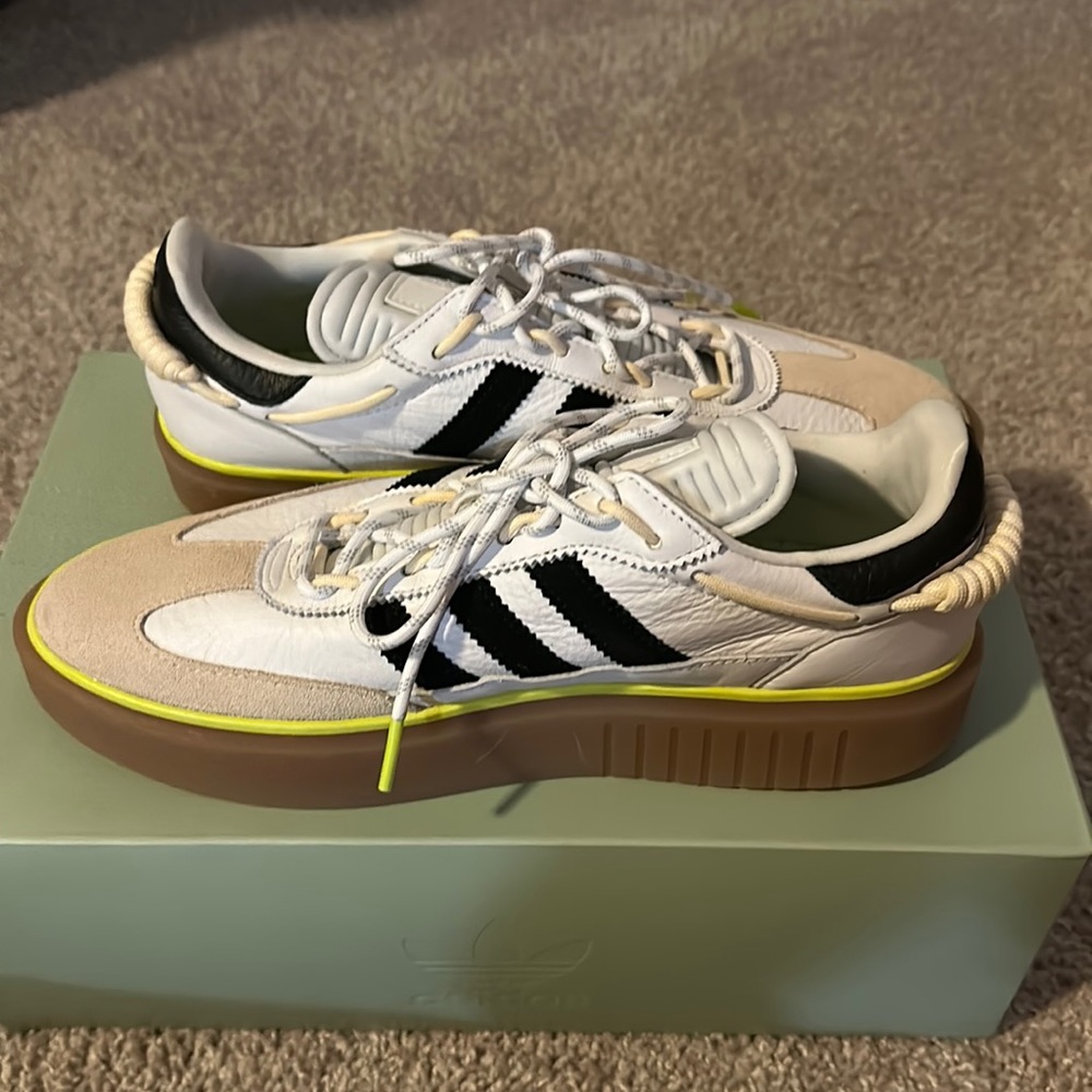 Never worn